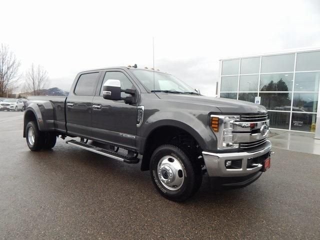2019 Ford F-350 Super Duty Lariat's photo