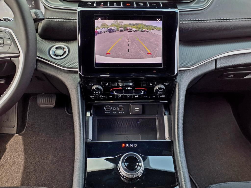 2025 Jeep Grand Cherokee Laredo X photo 9