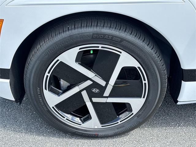 2026 Hyundai Ioniq photo 8