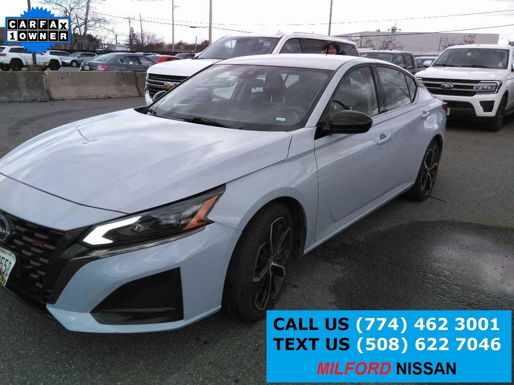 2023 Nissan Altima SR's photo