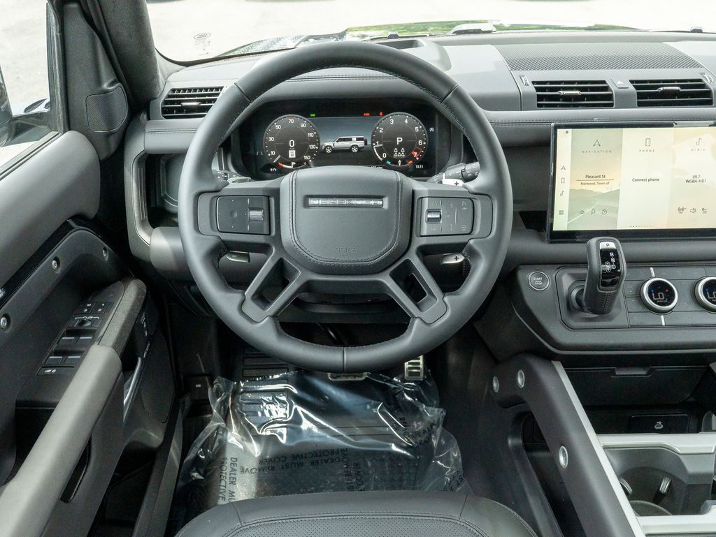 2025 Land Rover Defender 130 V8 photo 12