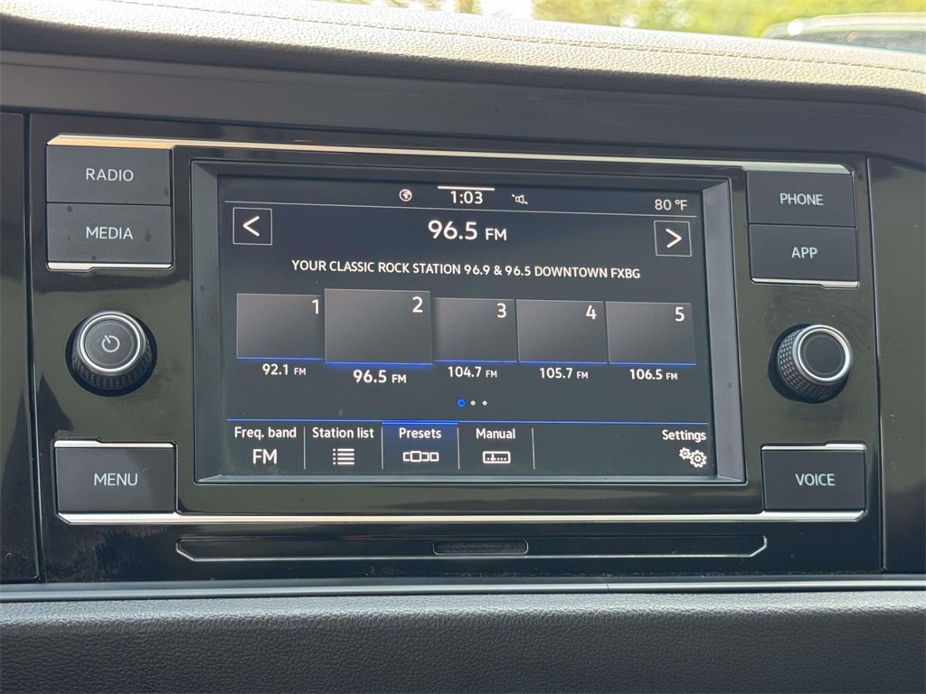 2023 Volkswagen Jetta 1.5T SE photo 3