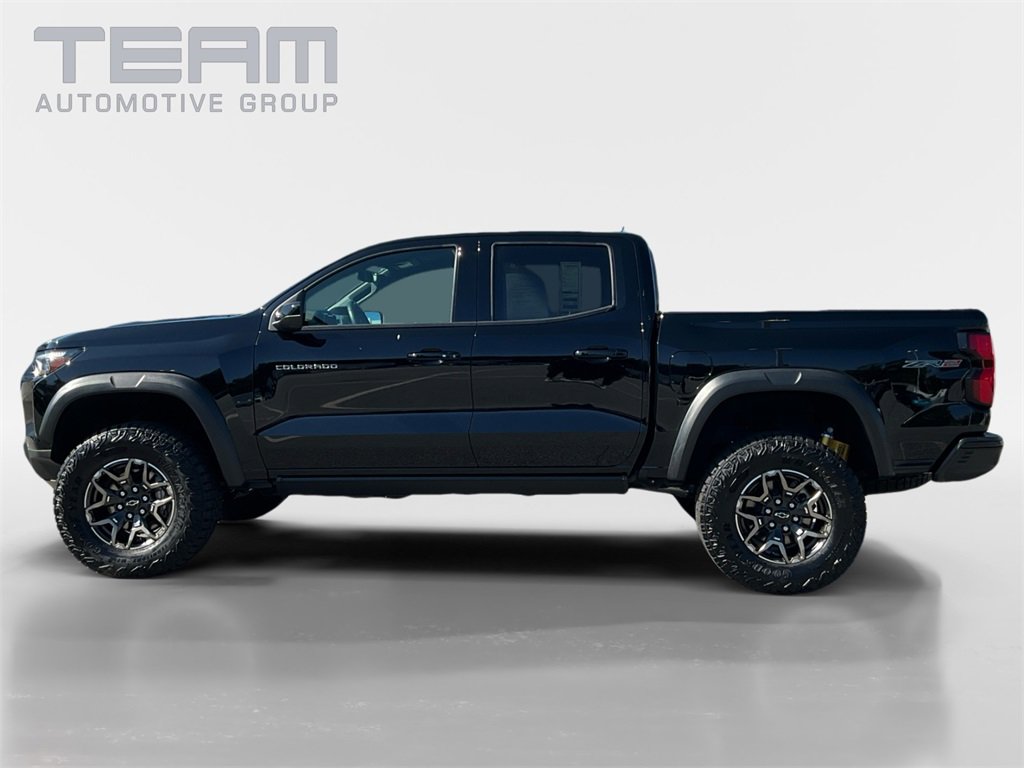 2024 Chevrolet Colorado ZR2 photo 2