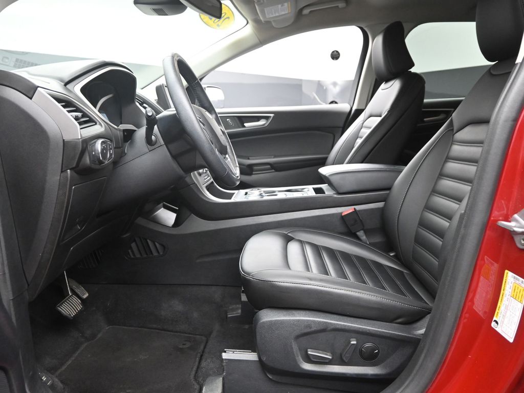 2021 Ford Edge SEL photo 11