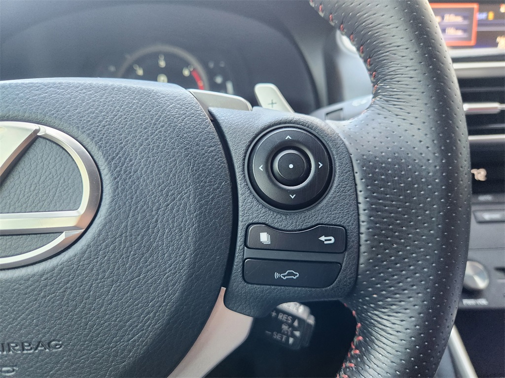 2016 Lexus IS 200t F SPORT photo 27