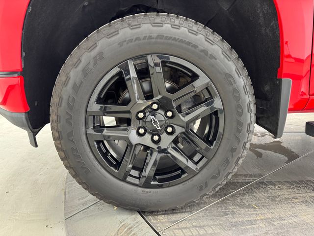 2020 Chevrolet Silverado 1500 Custom photo 3