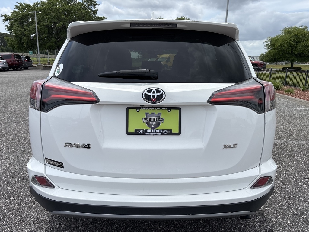 2018 Toyota RAV4 XLE photo 4