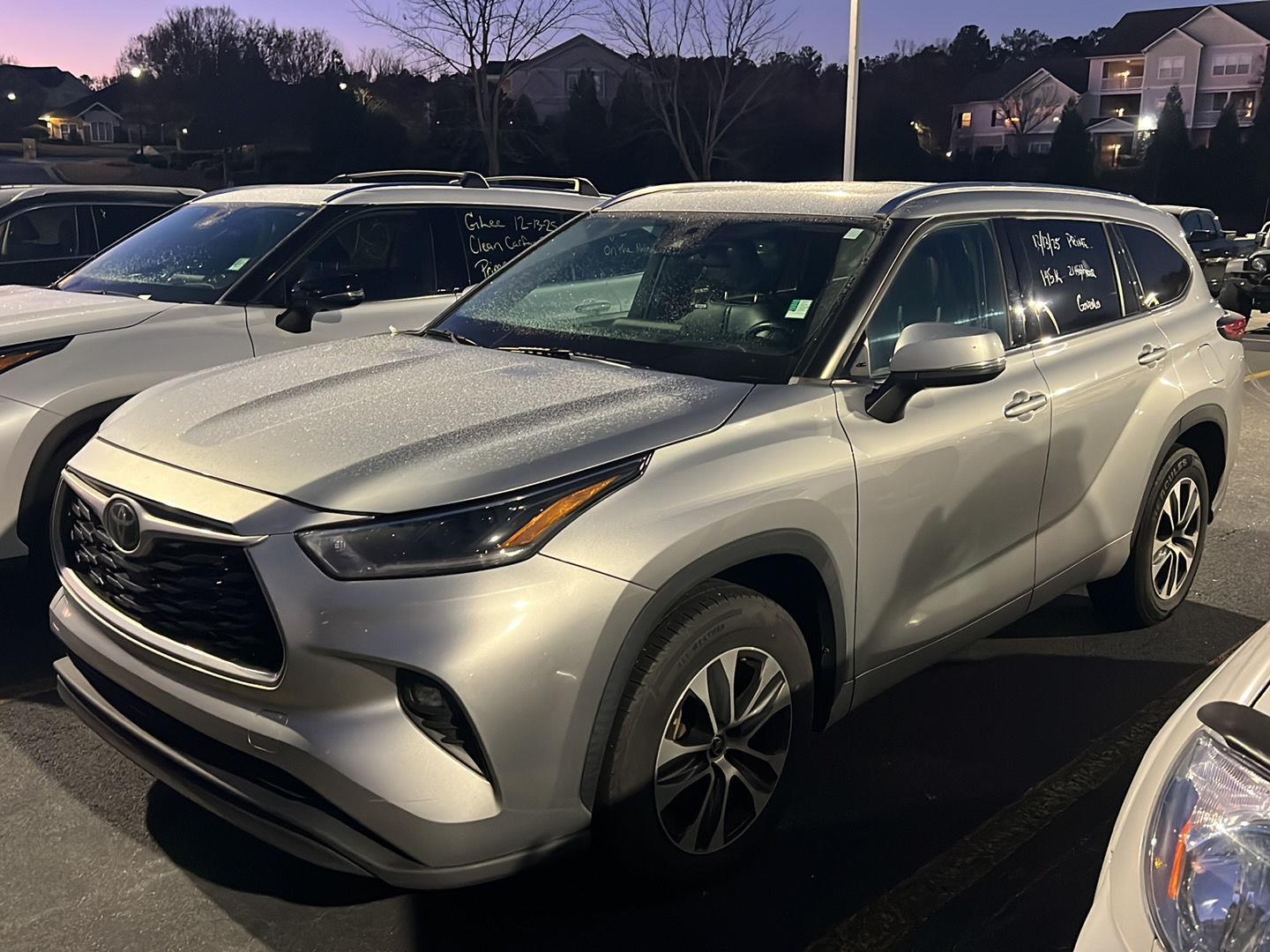2021 Toyota Highlander XLE's photo
