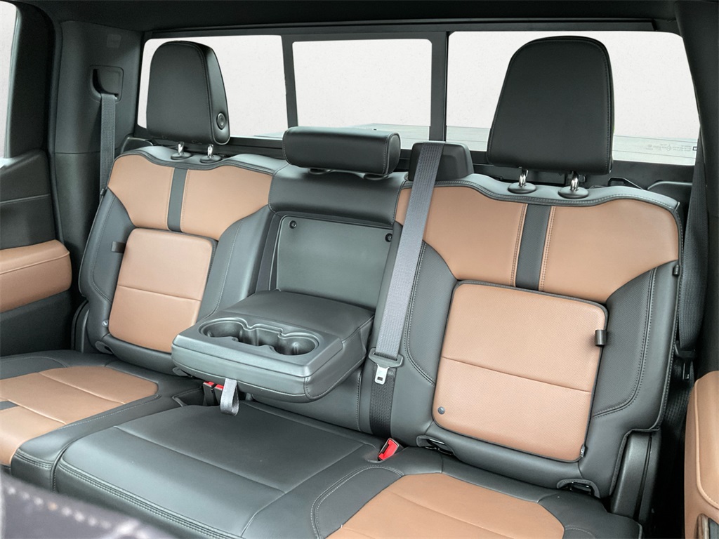 2022 Chevrolet Silverado 1500 High Country photo 8
