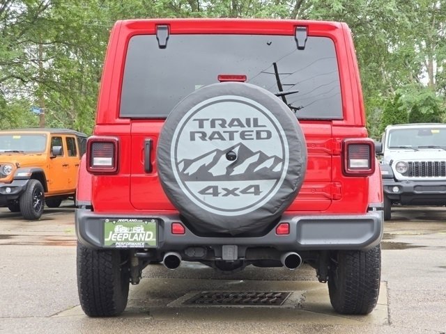 2021 Jeep Wrangler Unlimited Sahara Altitude photo 26