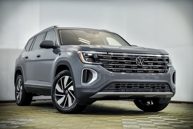 2025 Volkswagen Atlas SEL photo 2