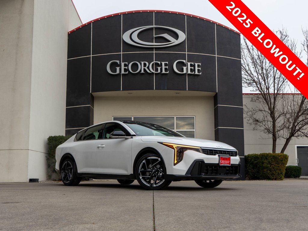 2025 Kia K4 GT-Line's photo