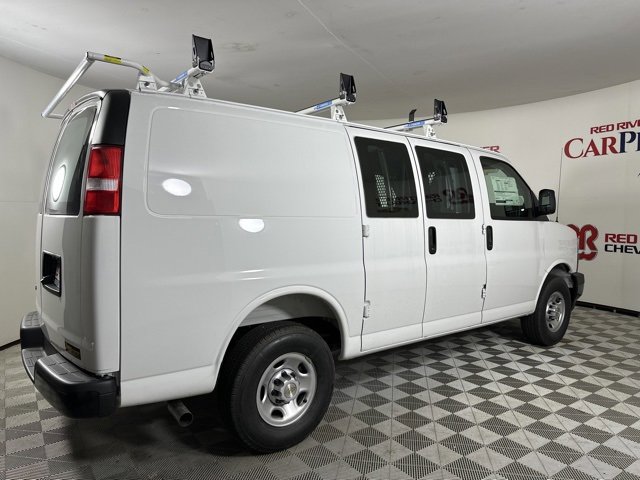 2025 Chevrolet Express Cargo 2500 photo 5