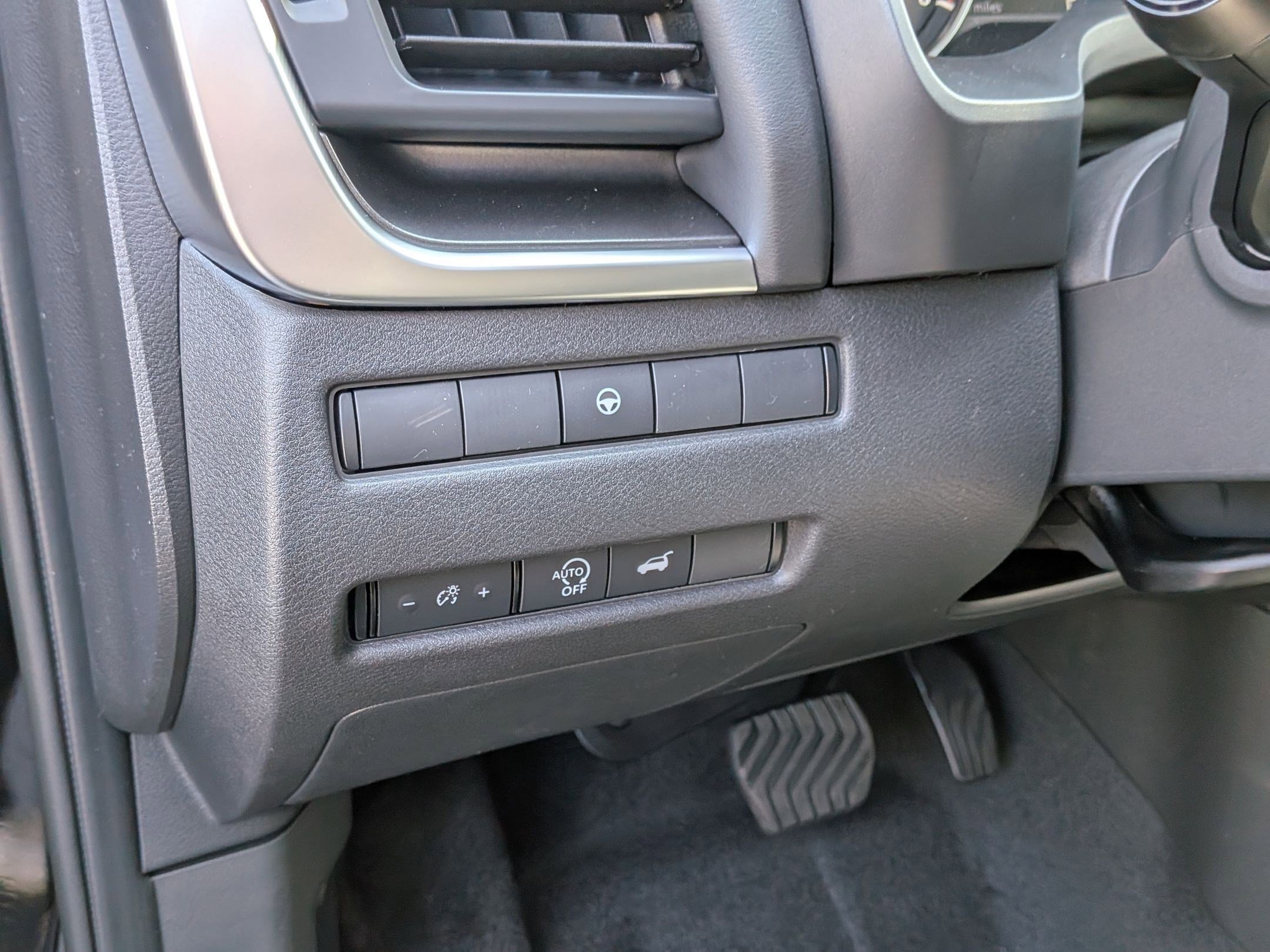 2026 Nissan Rogue SV photo 11