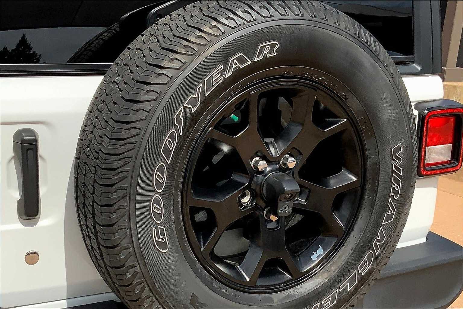 2020 Jeep Wrangler Unlimited Willys photo 27