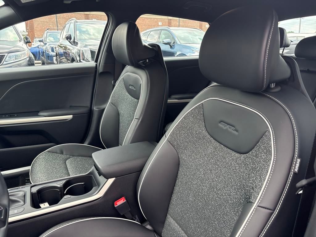 2025 Kia K4 GT-Line photo 12