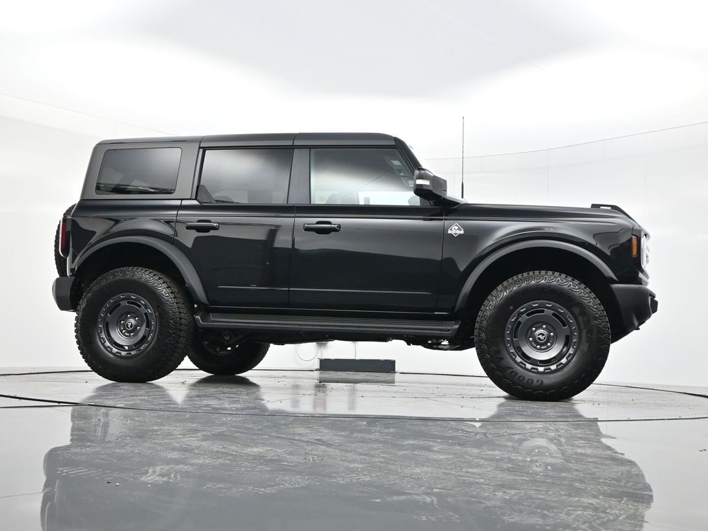 2025 Ford Bronco Outer Banks photo 41