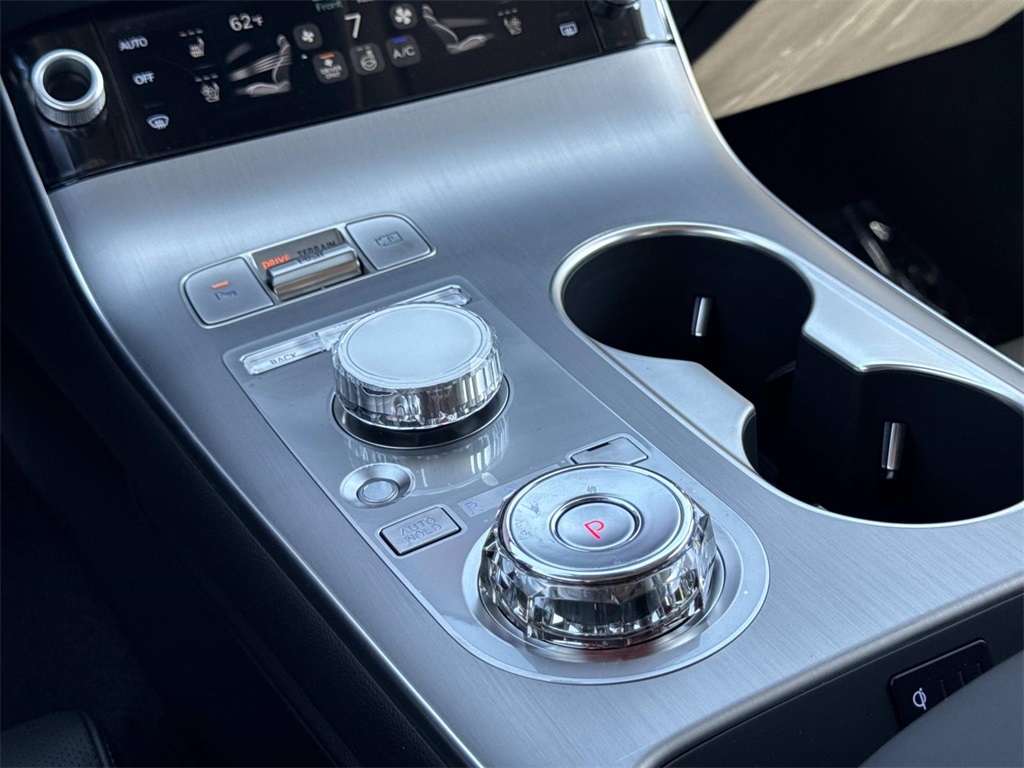 2026 Genesis Electrified GV70 Advanced photo 6