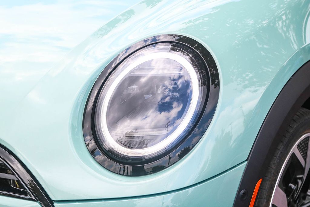 2026 Mini Cooper Convertible Iconic photo 4
