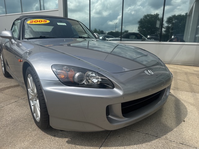 2005 Honda S2000 Base photo 2