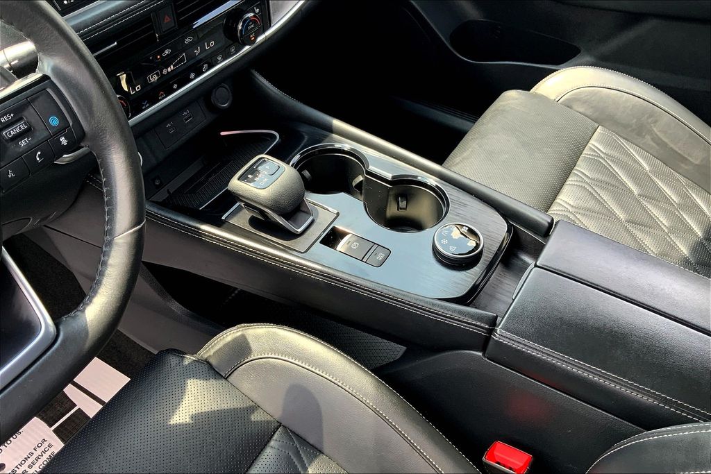 2021 Nissan Rogue Platinum photo 15