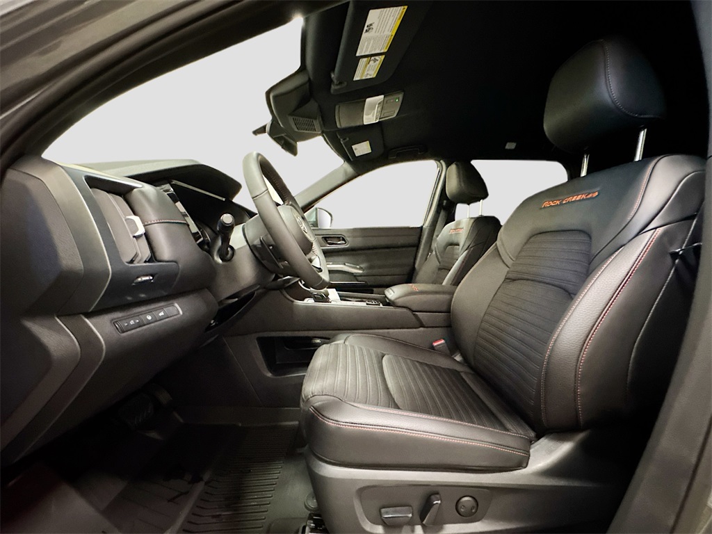 2025 Nissan Pathfinder Rock Creek photo 4