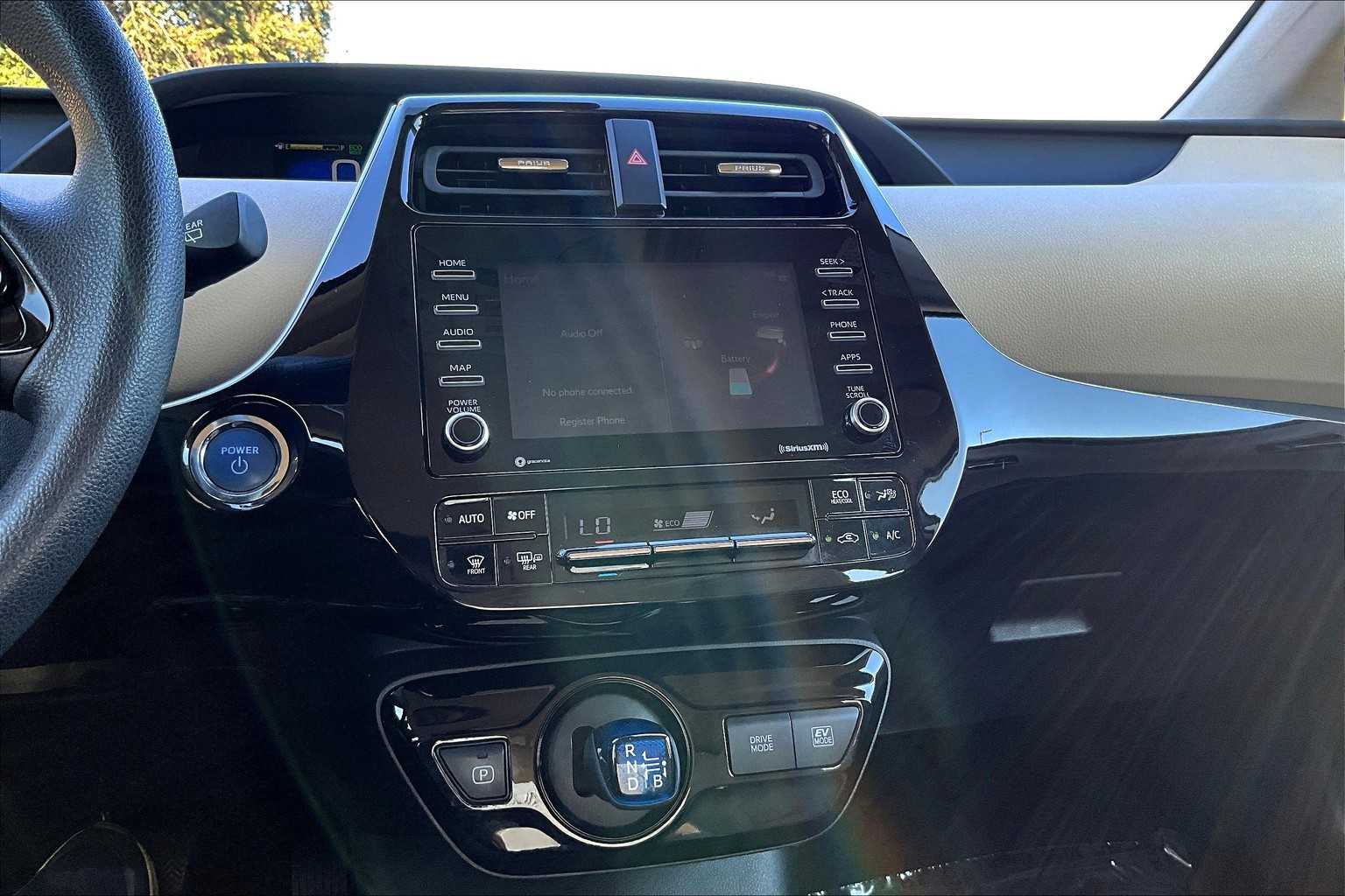 2022 Toyota Prius LE photo 30