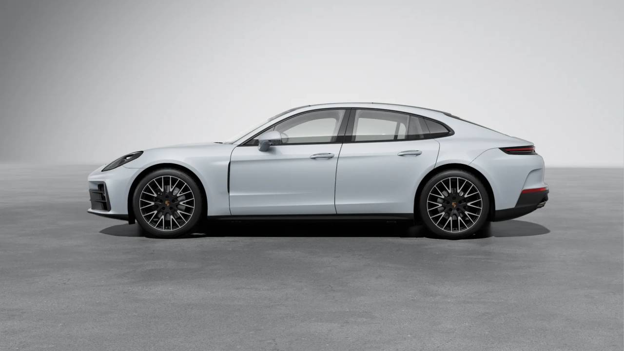 2026 Porsche Panamera 4 photo 2