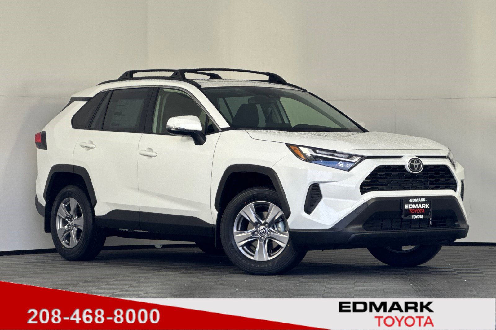 2025 Toyota RAV4 XLE's photo