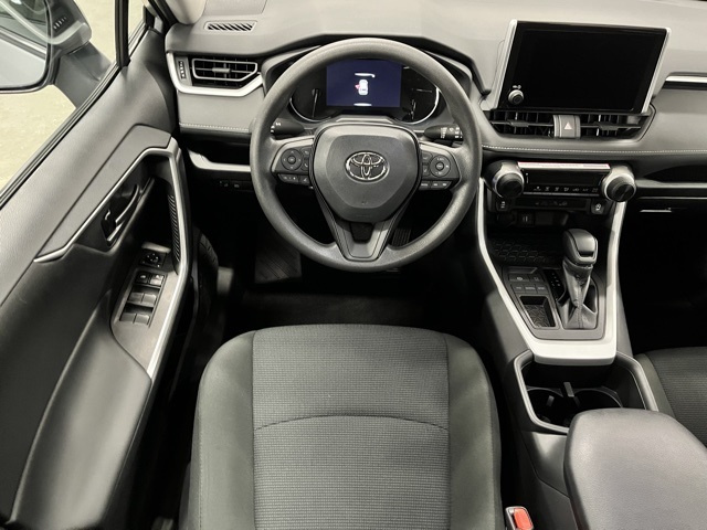 2024 Toyota RAV4 LE photo 9