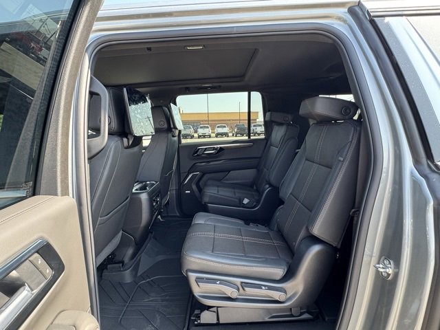 2026 Chevrolet Suburban High Country photo 23