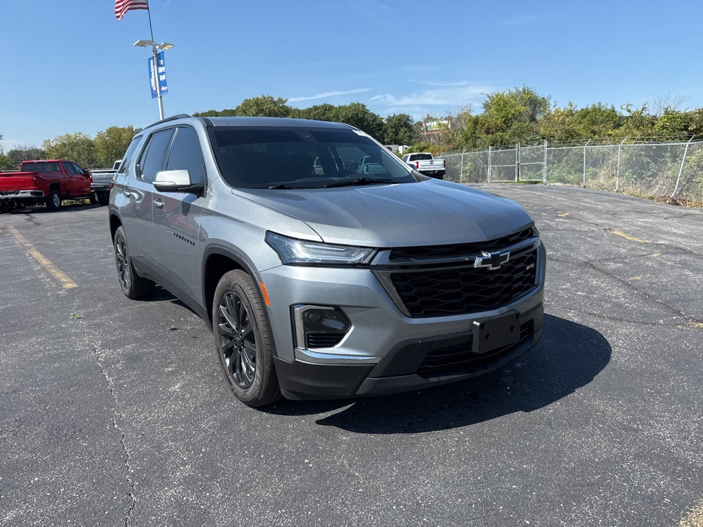 2023 Chevrolet Traverse RS photo 2