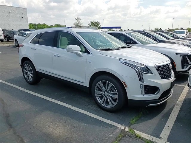 2025 Cadillac XT5 Premium Luxury photo 3