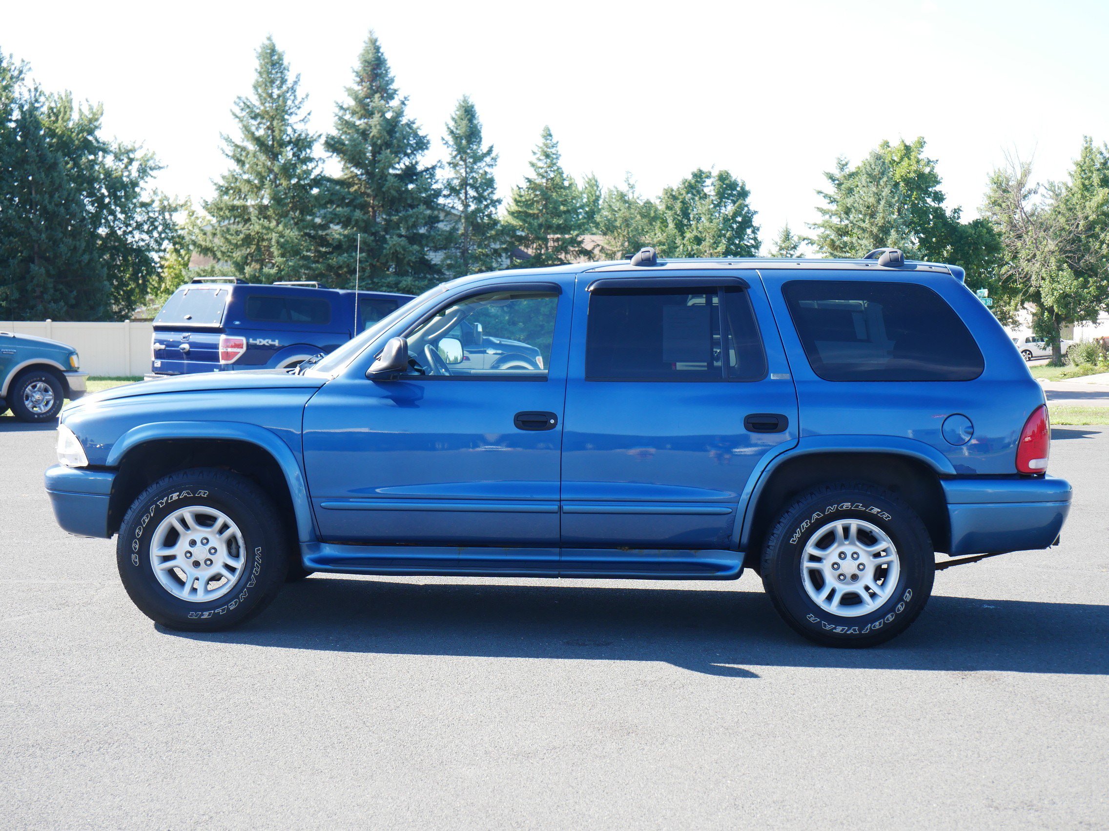 Used 2002 Dodge Durango SLT with VIN 1B4HS48N82F134935 for sale in Hastings, Minnesota