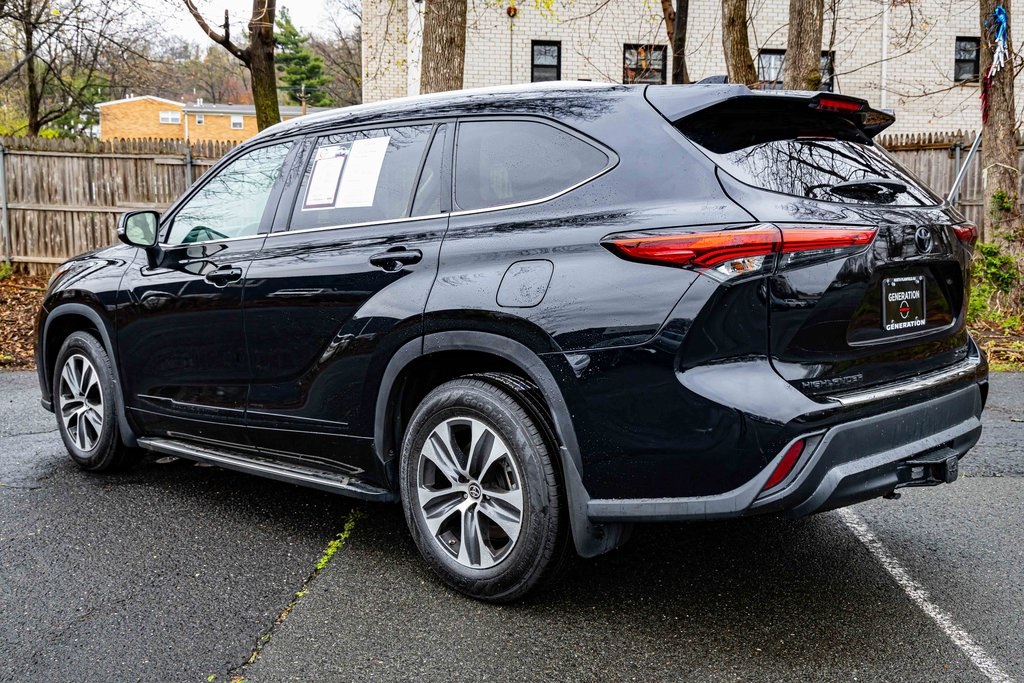 2022 Toyota Highlander XLE photo 4