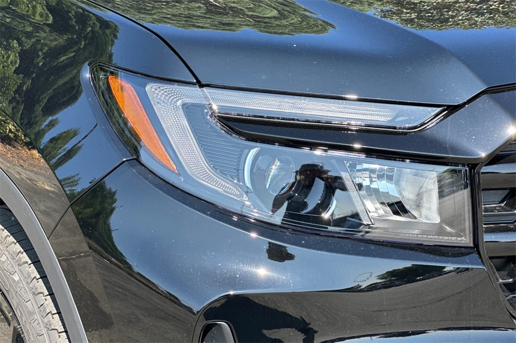 2025 Honda Ridgeline Black Edition photo 26
