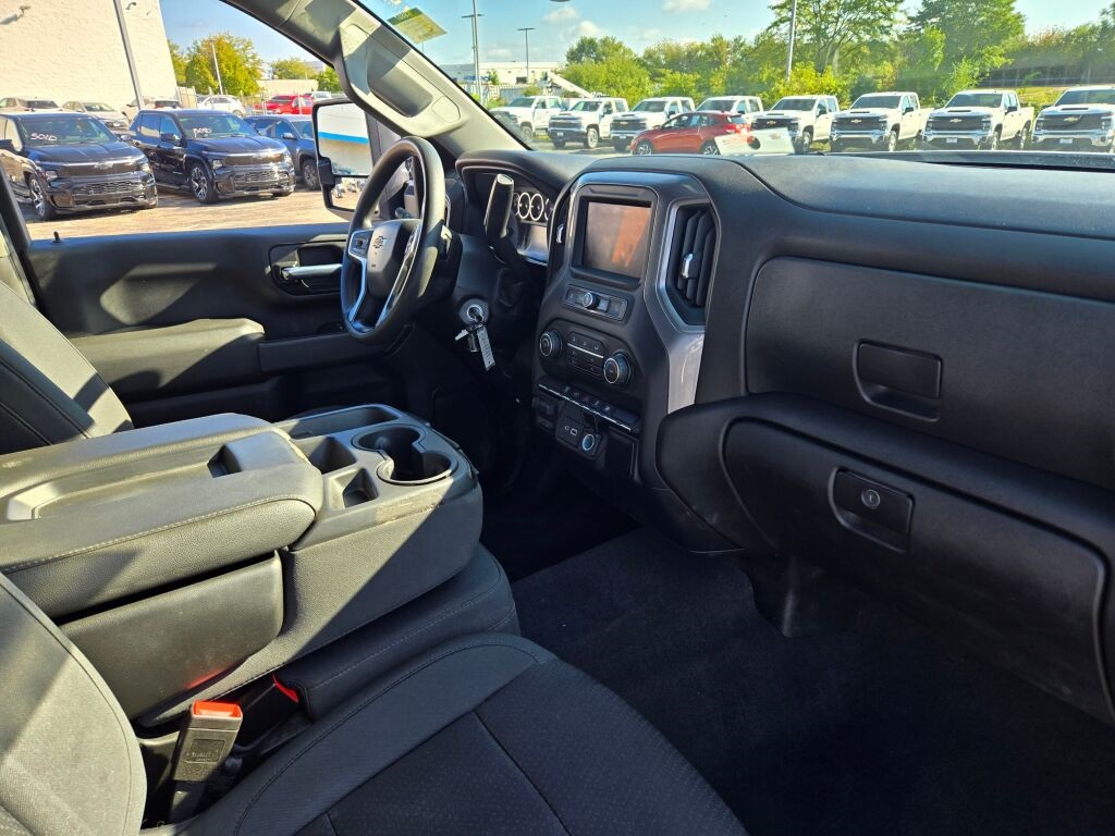 2021 Chevrolet Silverado 2500HD Custom photo 4