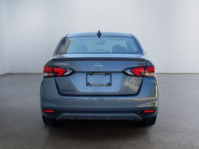 2025 Nissan Versa 1.6 SR photo 4
