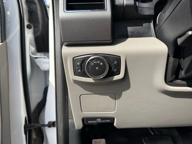 2021 Ford F-350 XLT photo 16
