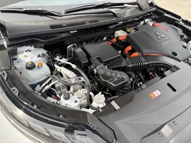 2025 Mitsubishi Outlander PHEV SE photo 31
