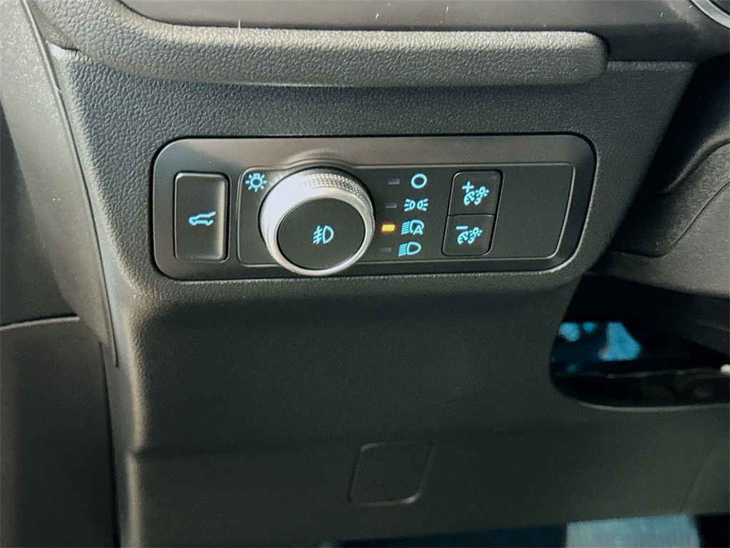 2020 Ford Escape Titanium photo 39