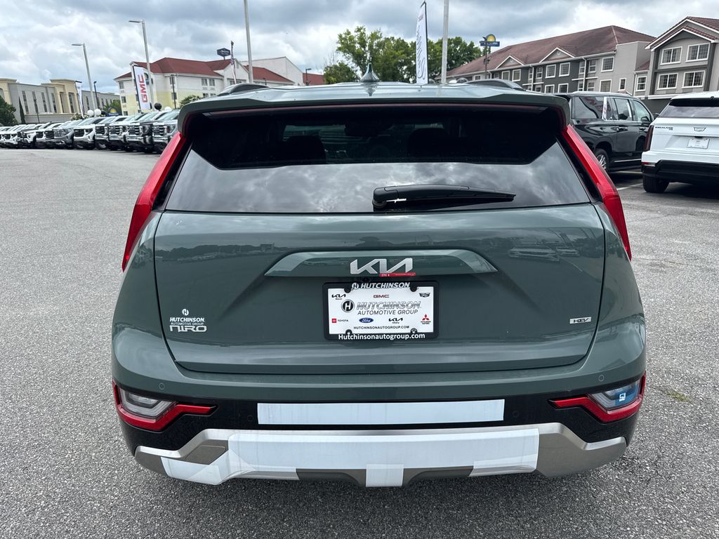 2025 Kia Niro SX Touring photo 4