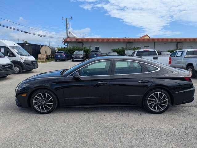 2022 Hyundai Sonata Limited photo 3
