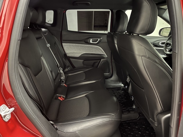2023 Jeep Compass Latitude photo 15