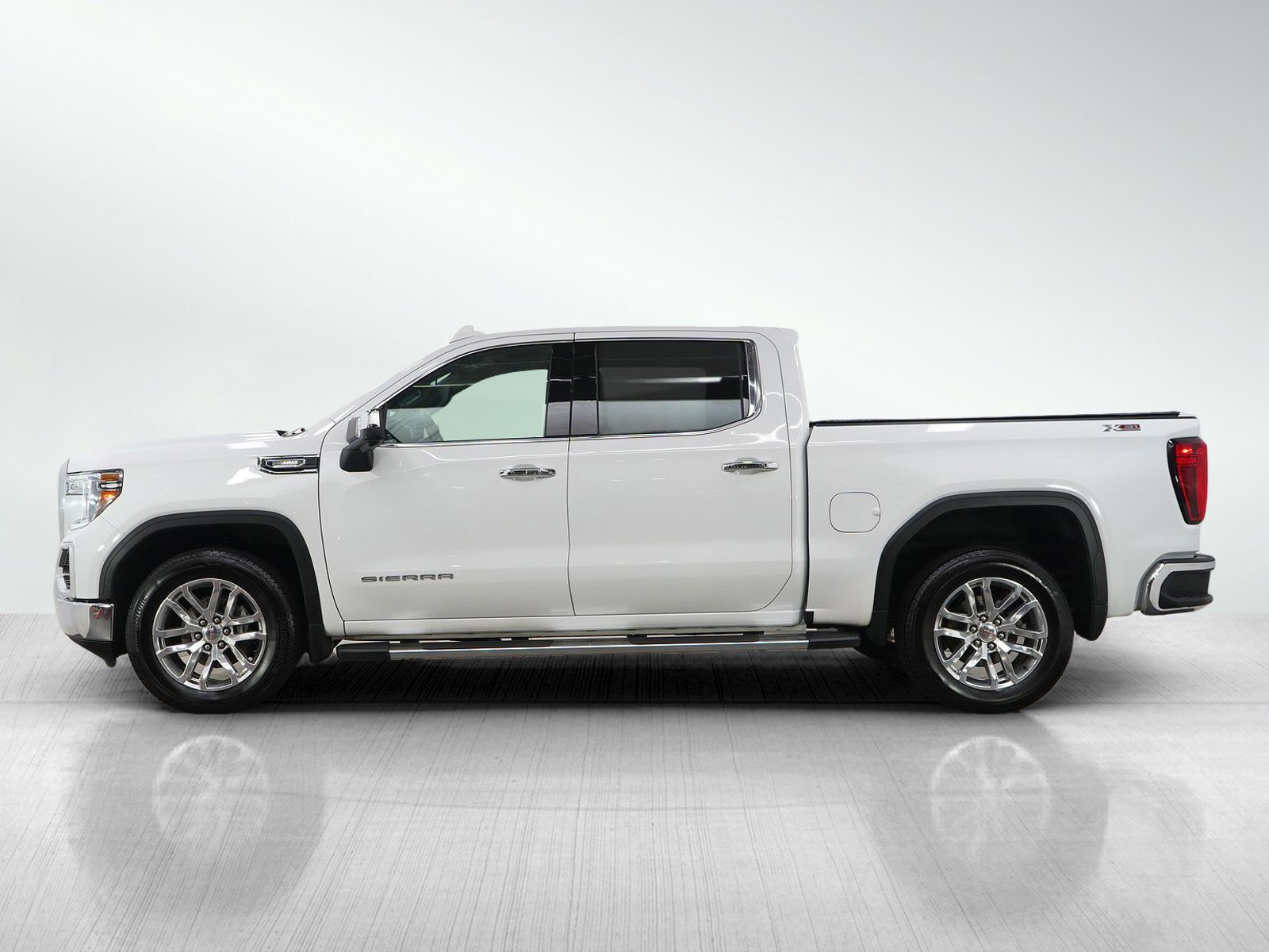 Used 2021 GMC Sierra 1500 SLT with VIN 1GTU9DET9MZ399171 for sale in Bloomington, Minnesota