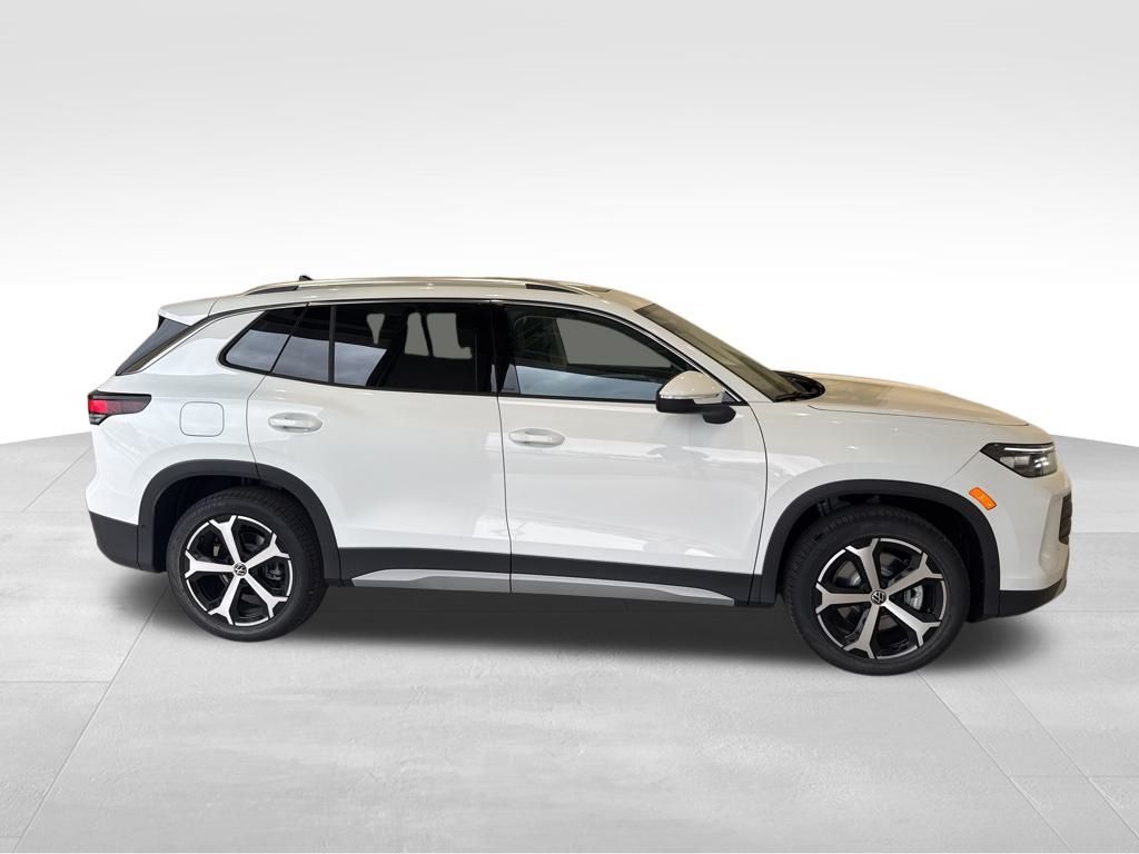 2025 Volkswagen Tiguan SE photo 6
