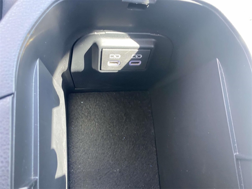 2024 Toyota RAV4 Hybrid LE photo 16