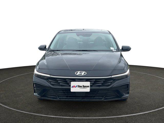 2025 Hyundai Elantra Limited photo 8