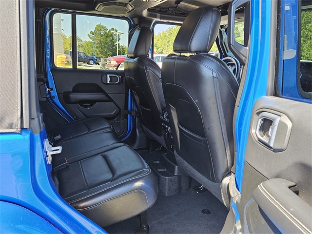 2022 Jeep Wrangler Unlimited Sahara photo 13