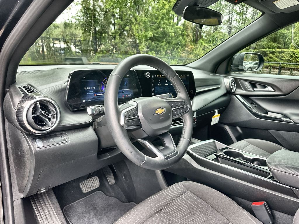 2025 Chevrolet Equinox LT photo 10